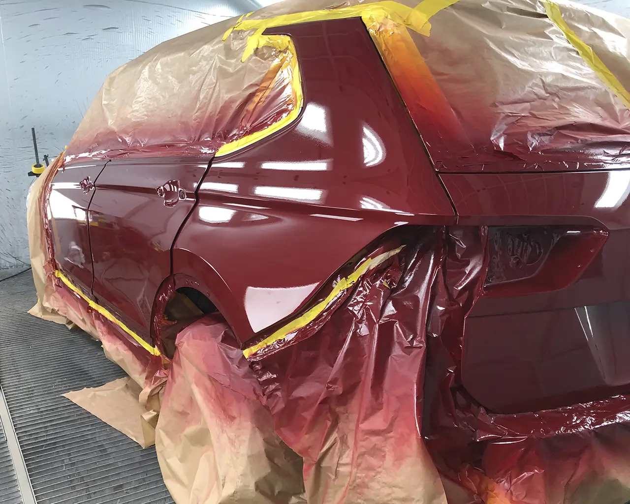 Фарбування кузова VW Tiguan детальна робота майстра.